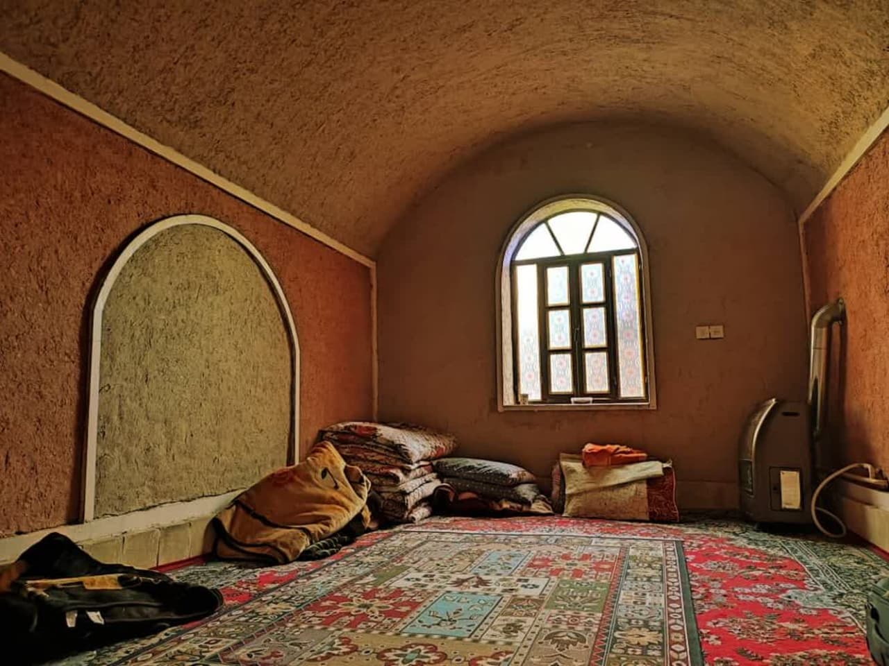 اقامتگاه عمو نوروز ، طبس و خور بیابانک ، موسوی ،تور برازوا ، گنجینه فاضل ، مبدا نیشابور خراسان رضوی ، تاریخ بیابانک.محمد رضا فاضلی .کویر مرکزی ایران ، آیریا گنجینه بیاضه ،فاضل،400490 ثبت